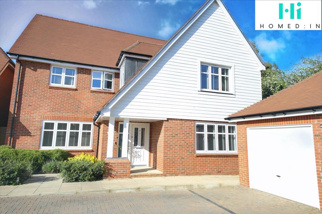 Kennard Crescent, Southwater, Horsham 5 bed detached house £925,000
