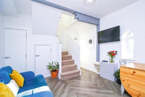 1 bedroom flat for sale - Windsor Road, Barry