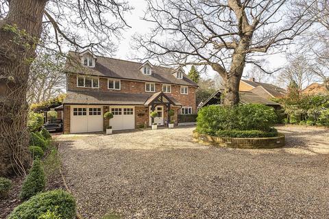 6 bedroom detached house for sale - West Common Grove, Harpenden