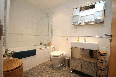 17 North Street, Carshalton, SM5 2HW