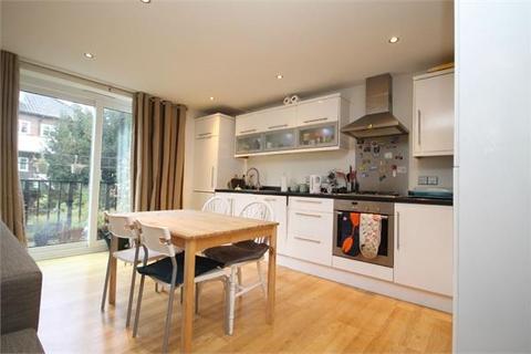17 North Street, Carshalton, SM5 2HW