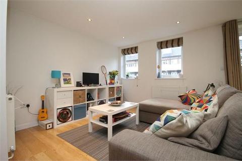 17 North Street, Carshalton, SM5 2HW
