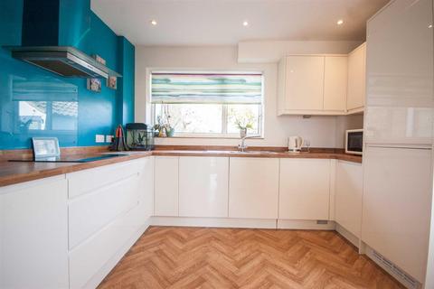 11 Chaplin Close, Chelmsford, CM2 8QW