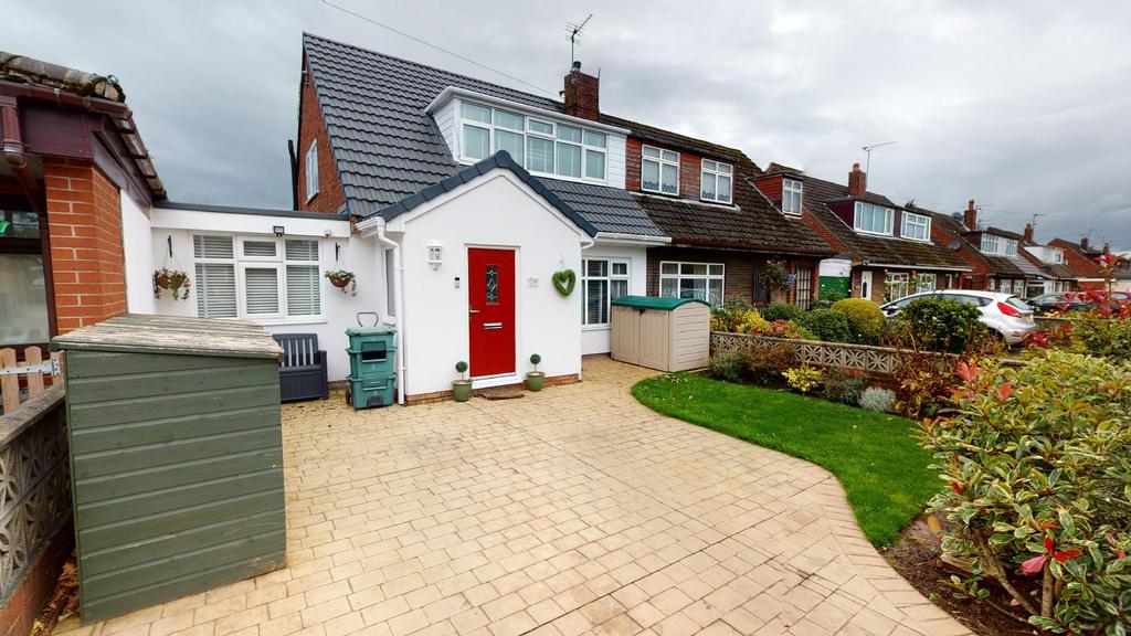 News Lane, Rainford, St Helens, WA11 7 3 bed semidetached house £219,500
