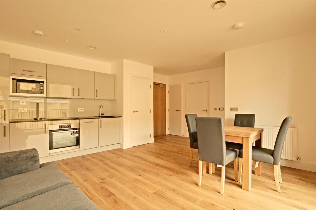 Mill Stream House, Norfolk Street 1 bed flat £1,550 pcm (£358 pw)