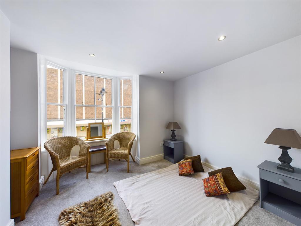 Bedroom: