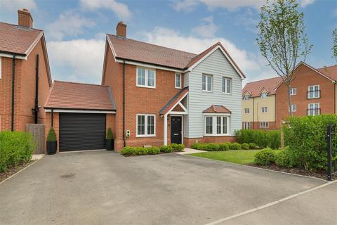 31 Dumbrell Drive, Paddock Wood, Tonbridge, TN12 6FR