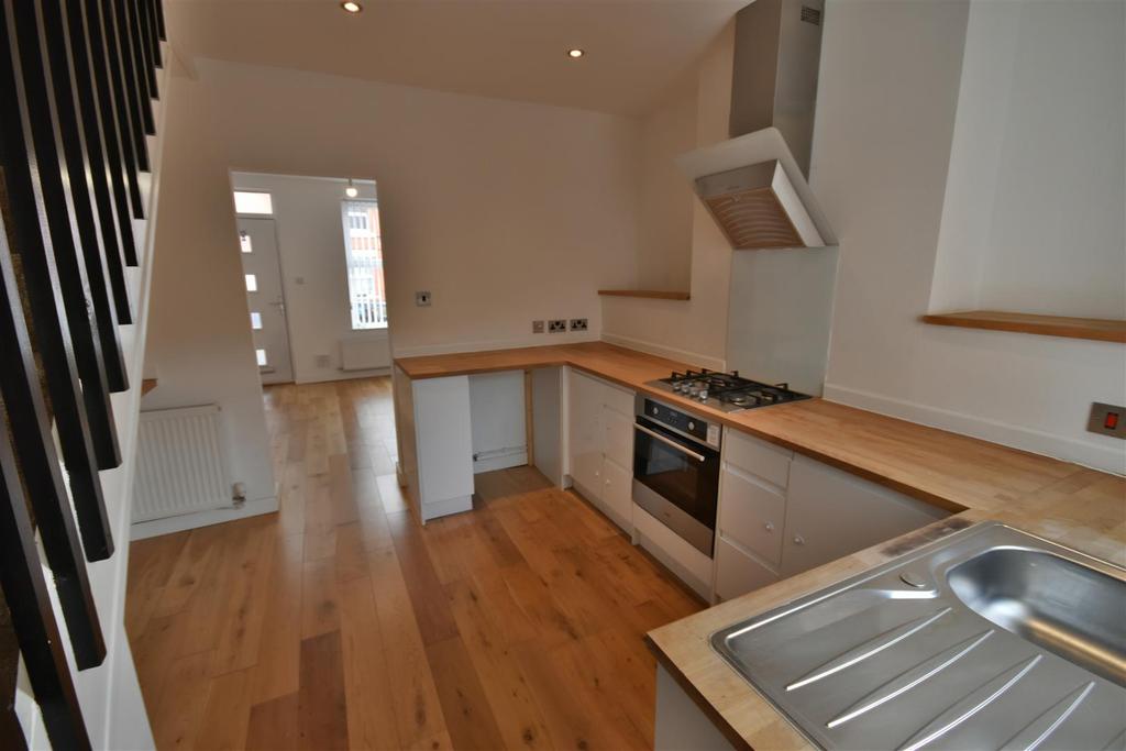 Vernon Street, Wrexham 2 bed terraced house £125,000