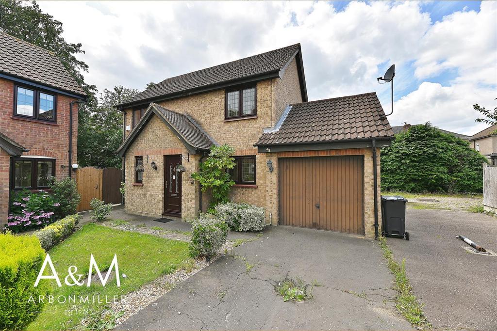 Wickets Way, Hainault 3 bed detached house £2,150 pcm (£496 pw)