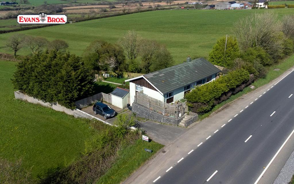 St. Clears, Carmarthen 3 bed house £195,000