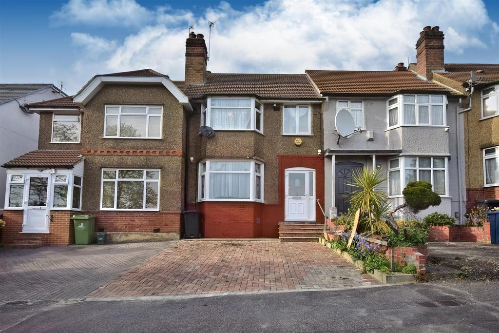 Whitton Avenue East, Greenford 3 bed terraced house £1,750 pcm (£404 pw)