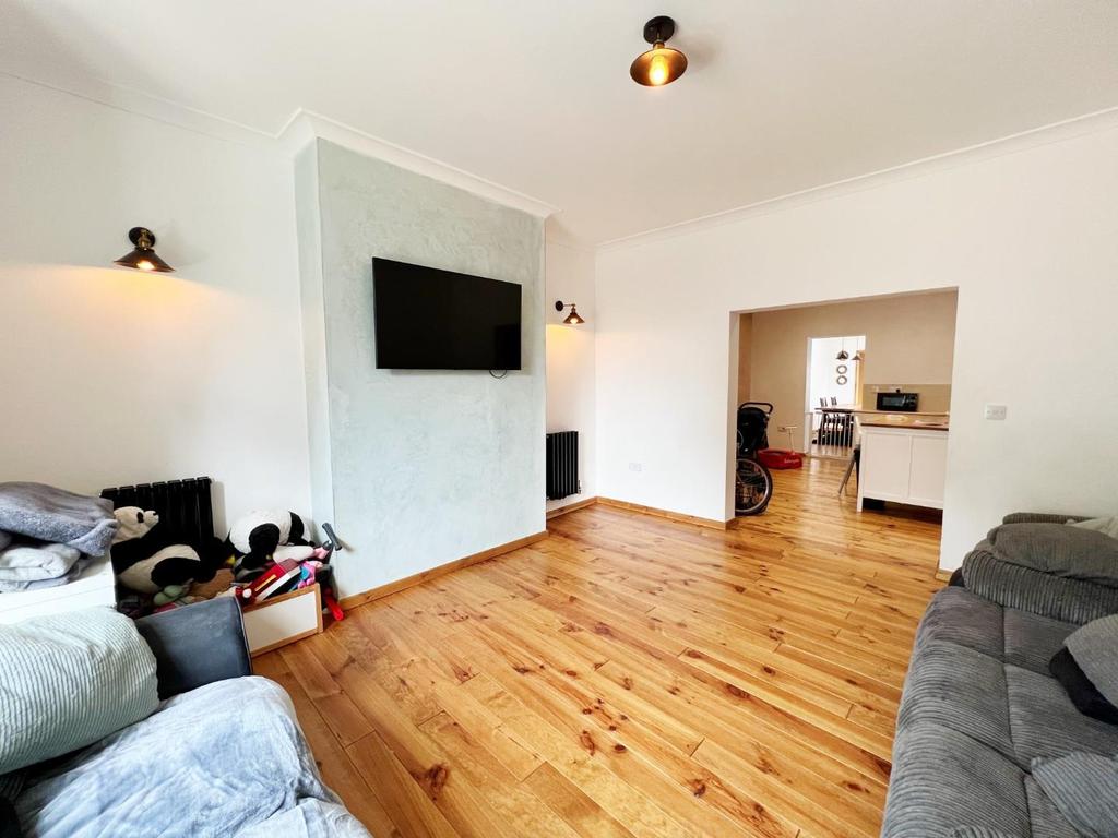 West View, Auckland 3 bed terraced house £89,950