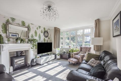 4 Ember Gardens, Thames Ditton, KT7 0LN