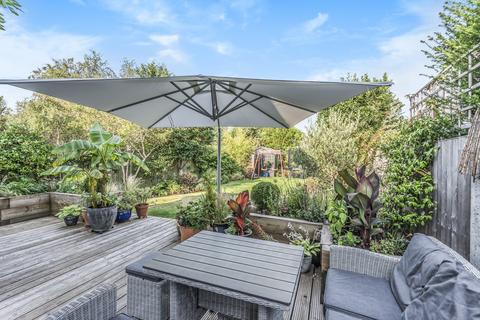 4 Ember Gardens, Thames Ditton, KT7 0LN