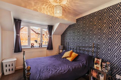 31 Avranches Avenue, Crediton, EX17 2HB