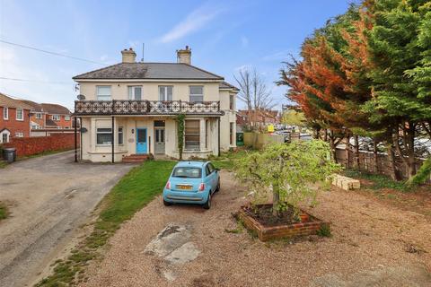 4 bedroom semi-detached house for sale - Western Road, Hailsham