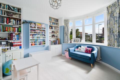 8 Cudas Close, Epsom, KT19 0QF
