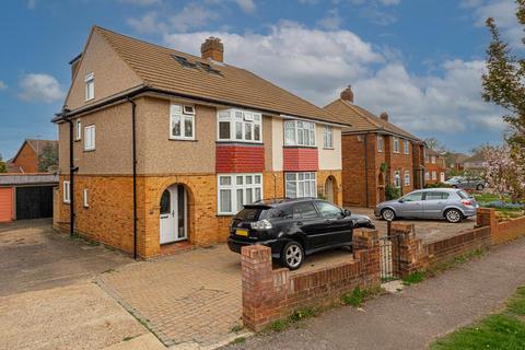 16 Alsom Avenue, Worcester Park, KT4 7EG
