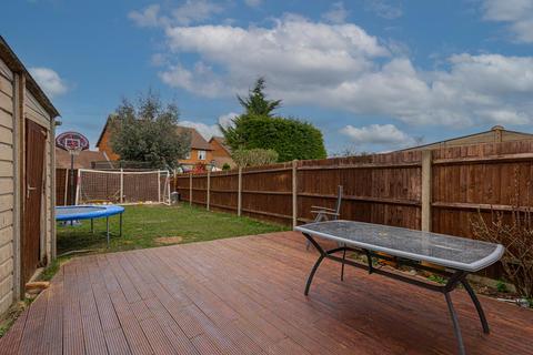 16 Alsom Avenue, Worcester Park, KT4 7EG