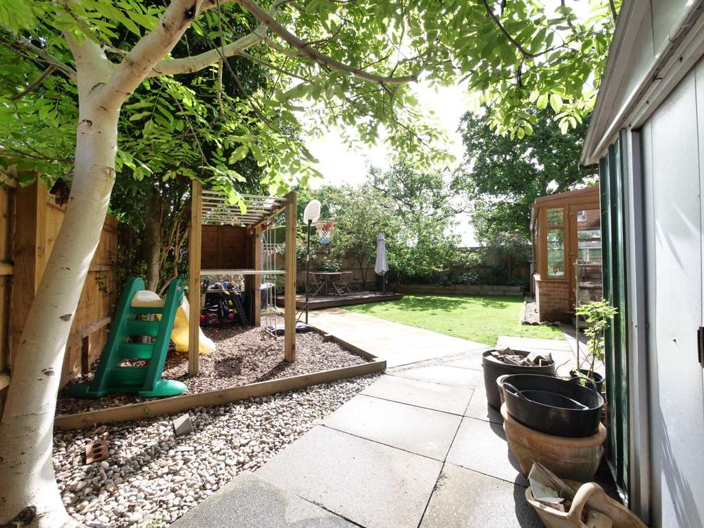Friars, Capel St. Mary IP9 2XS 4 bed detached house £439,950