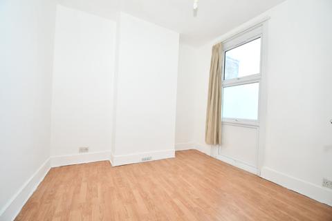 4 bedroom terraced house to rent - Westdown Road, London, Greater London, E15