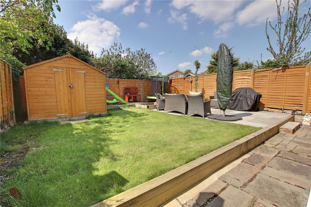 New Road, Durrington, West Sussex, BN13 4 bed detached house £500,000