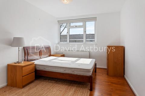 3 bedroom maisonette to rent, Blundell Street, Caledonian Road, London