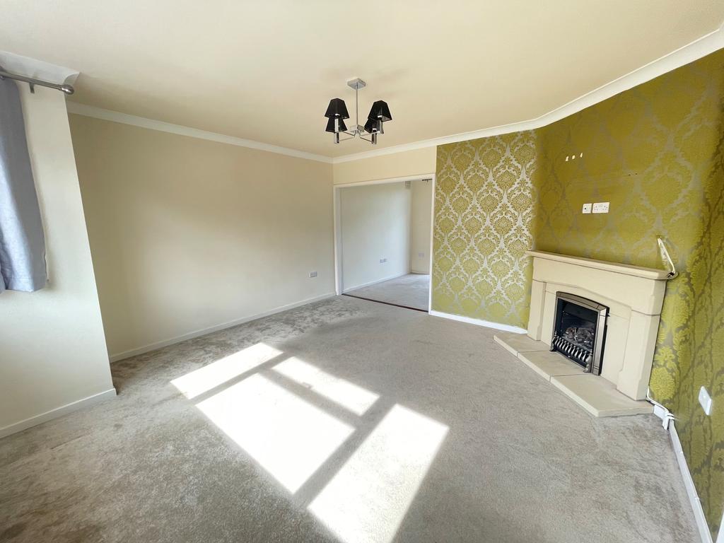 Carlton Drive, Wigston 3 bed detached house £1,100 pcm (£254 pw)