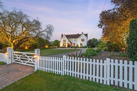 How to Bring Home English Cottage Charm - One Kings Lane