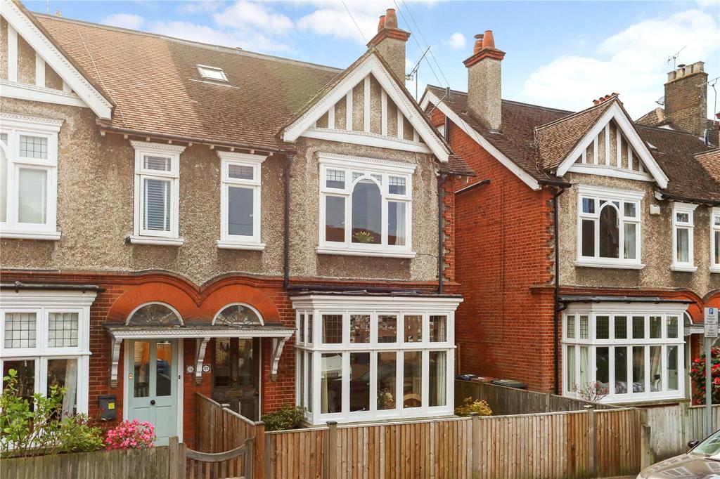 The Fairfield, Farnham, Surrey, GU9 5 bed semidetached house for sale