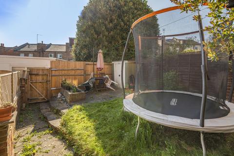 19 Welbeck Road, Barnet, EN4 8RY