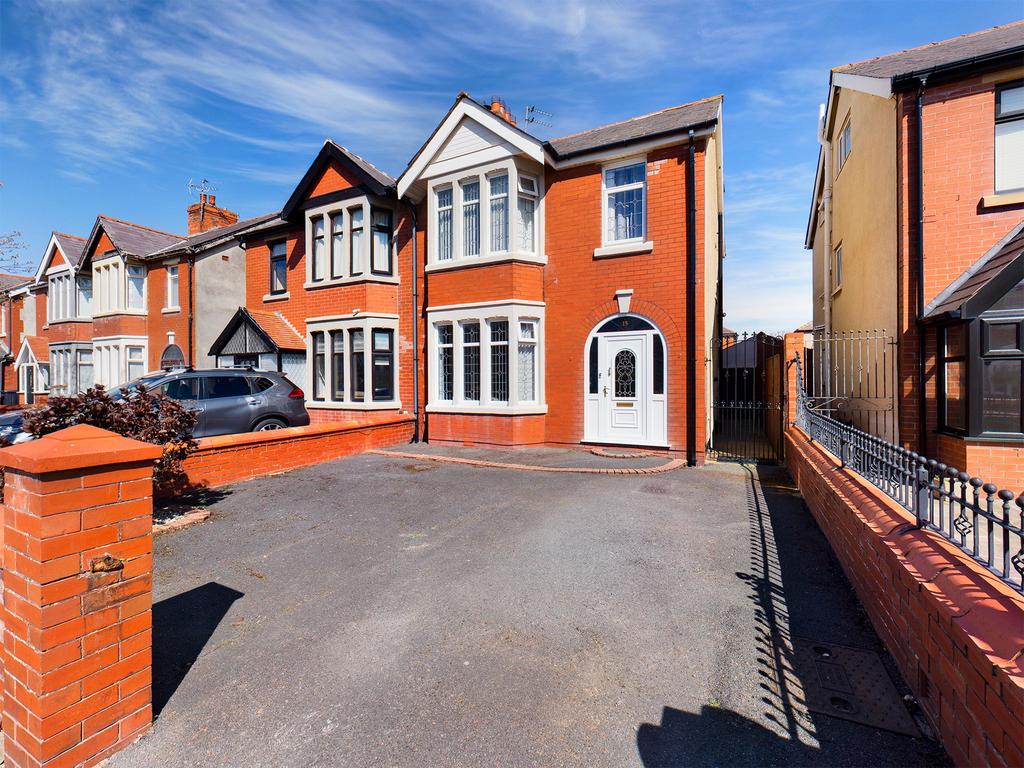Wetherby Avenue, Blackpool, FY4 3 bed semidetached house £215,000