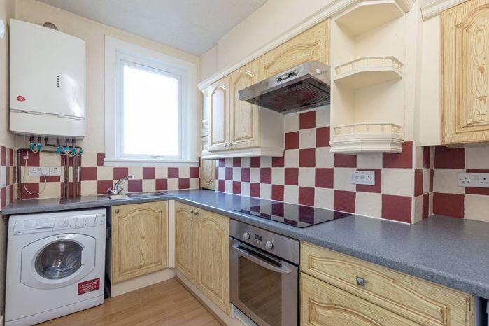 Apartment in Edinburgh, Gorgie - View 2