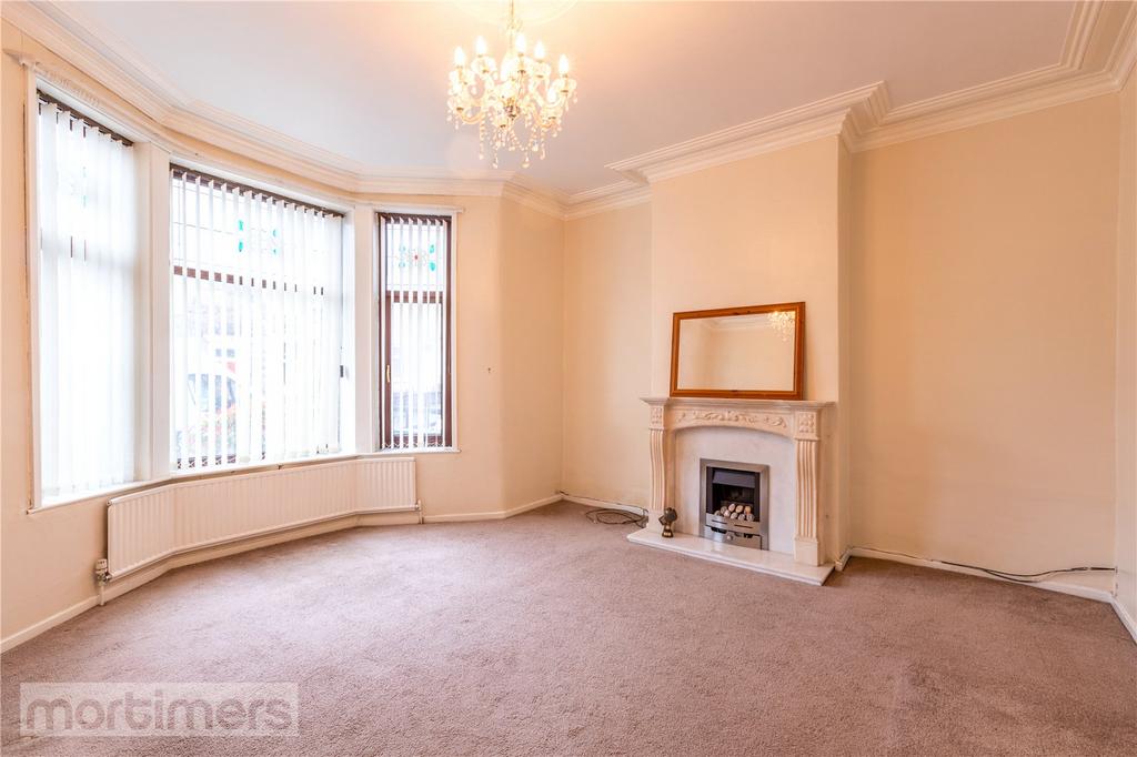 Dukes Brow, Blackburn, Lancashire, BB2 3 bed semidetached house £240,000