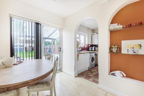 2 Beech Green, Aylesbury, HP21 8JG