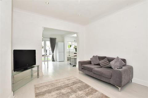 52 Rainsford Way, Hornchurch, RM12 4BL