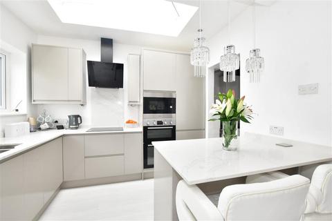 52 Rainsford Way, Hornchurch, RM12 4BL