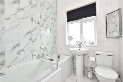 52 Rainsford Way, Hornchurch, RM12 4BL