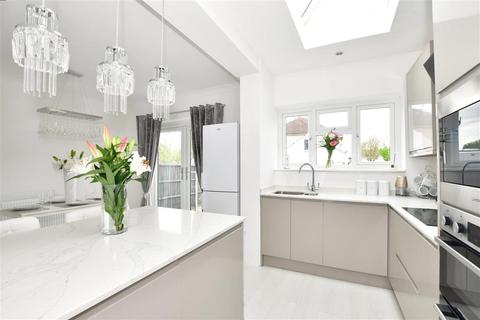 52 Rainsford Way, Hornchurch, RM12 4BL