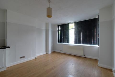 Studio to rent, Addiscombe Court Road, Croydon CR0