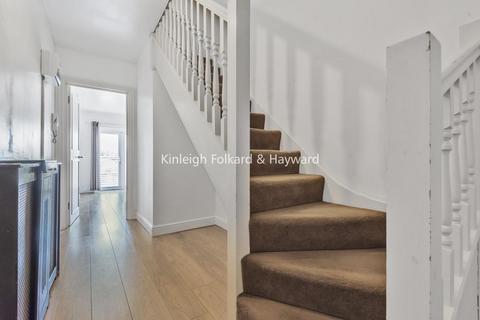 Flat 2, 40a Hazelbank Road, London, SE6 1TL