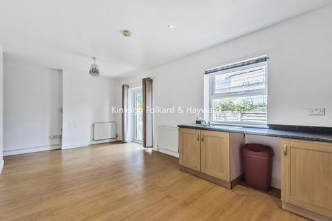 Flat 2, 40a Hazelbank Road, London, SE6 1TL