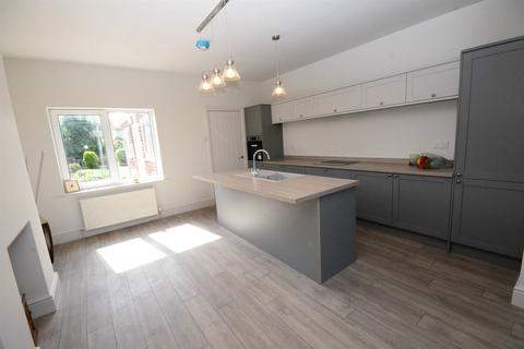 8 Alexandra Terrace, Sunniside, Newcastle Upon Tyne, NE16 5LH