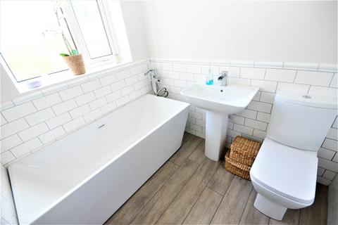8 Alexandra Terrace, Sunniside, Newcastle Upon Tyne, NE16 5LH
