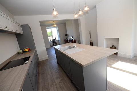 8 Alexandra Terrace, Sunniside, Newcastle Upon Tyne, NE16 5LH
