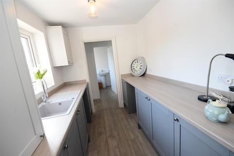 8 Alexandra Terrace, Sunniside, Newcastle Upon Tyne, NE16 5LH