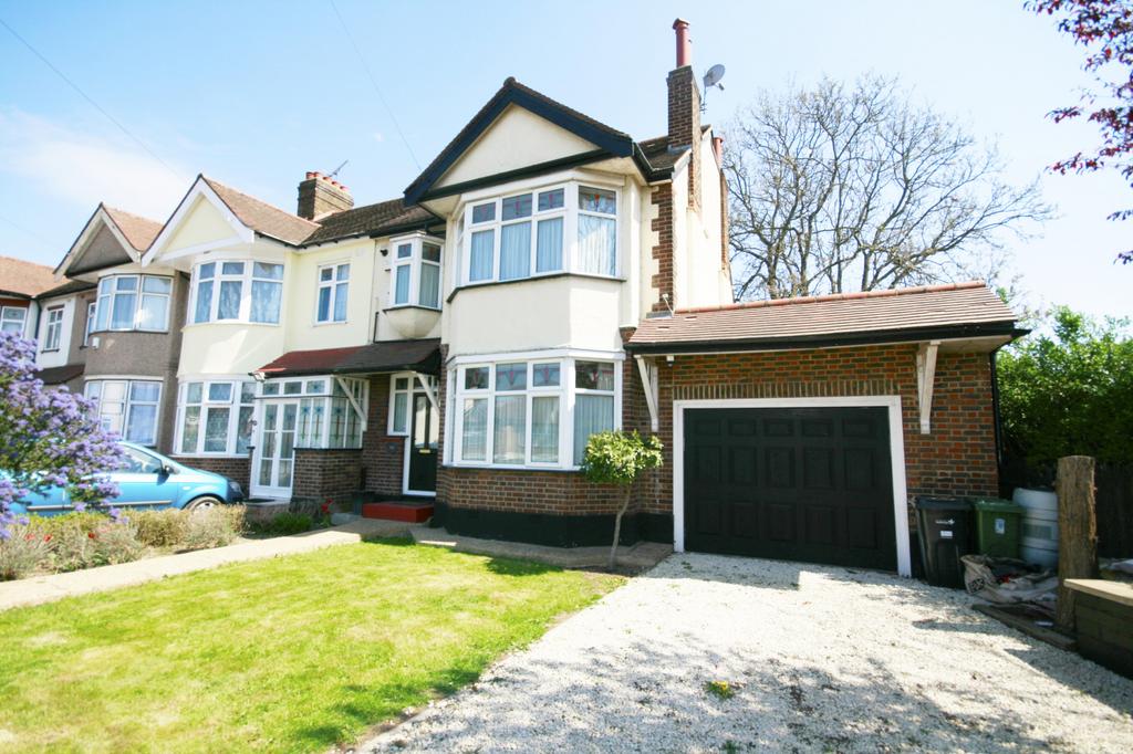 Aldborough Road South, Ilford, IG3 4 bed end of terrace house for sale