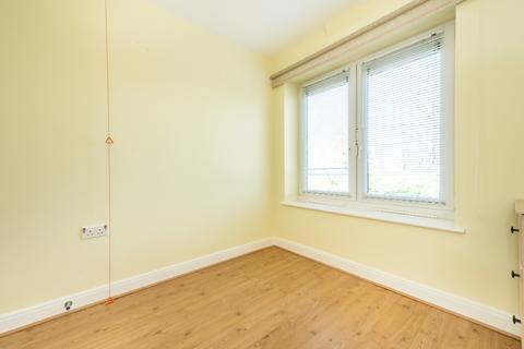 2 bedroom flat for sale - Heyeswood, Haydock, St Helens, WA11