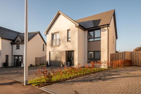 64 Douglas Davidson Drive, Rattray, Blairgowrie, PH10 7FH