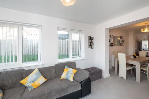 64 Douglas Davidson Drive, Rattray, Blairgowrie, PH10 7FH